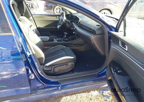 2025 Kia K5 Gt-Line из США, поврежденный, VIN KNAG64J71S5324691